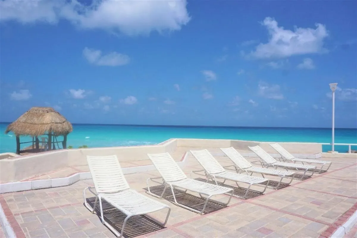 Penthouse Ocean & Lagoon Views, New Listing Cancún Appartement